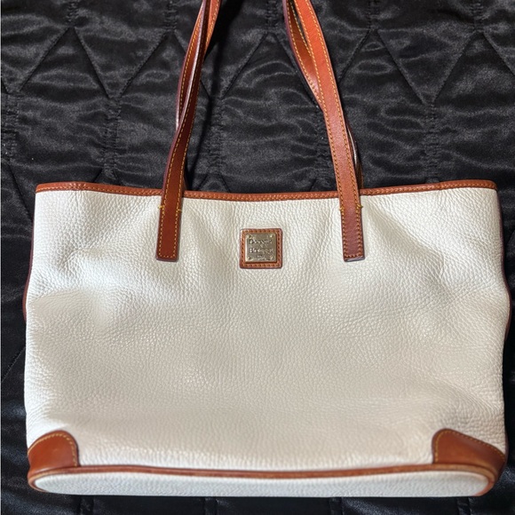 👜 Dooney & Bourke Preloved Leather Tote 👜 - Picture 2 of 7